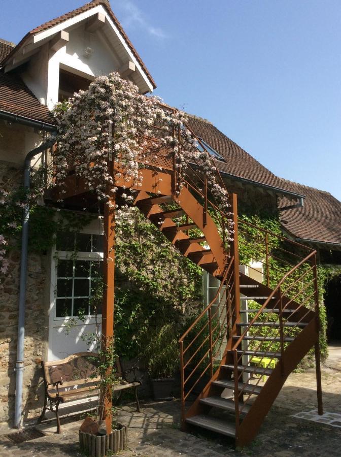 L'Orme Des Voyageurs Bed & Breakfast Boutigny Exterior photo